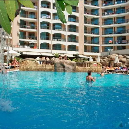 Menada In Karolina Daire