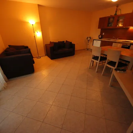 Menada In Karolina *