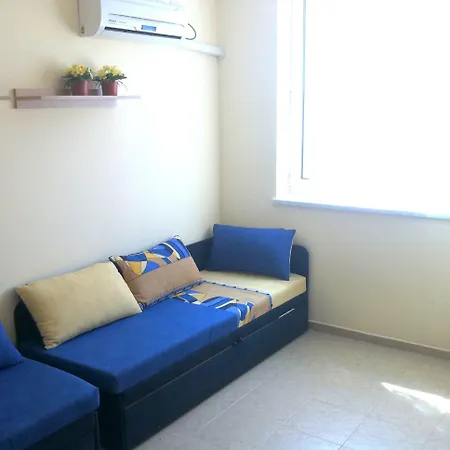 Menada In Karolina *