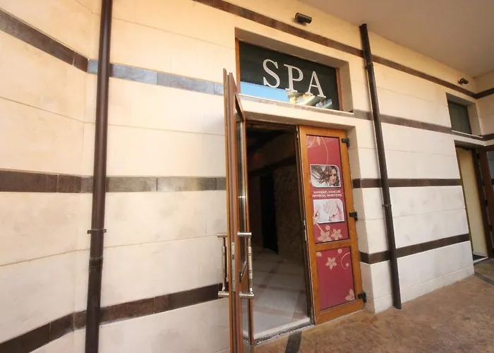 Menada In Karolina Apartament *