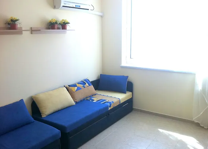 Menada In Karolina *